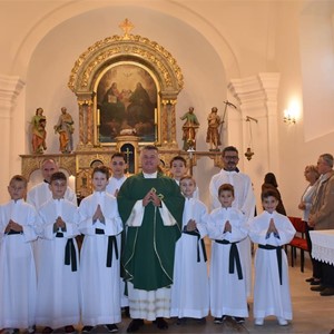 Šest novih ministranata uvedeno u službu u Svetoj Nedelji